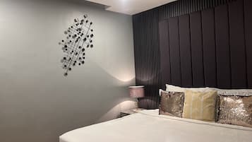 Deluxe Apartment, City View