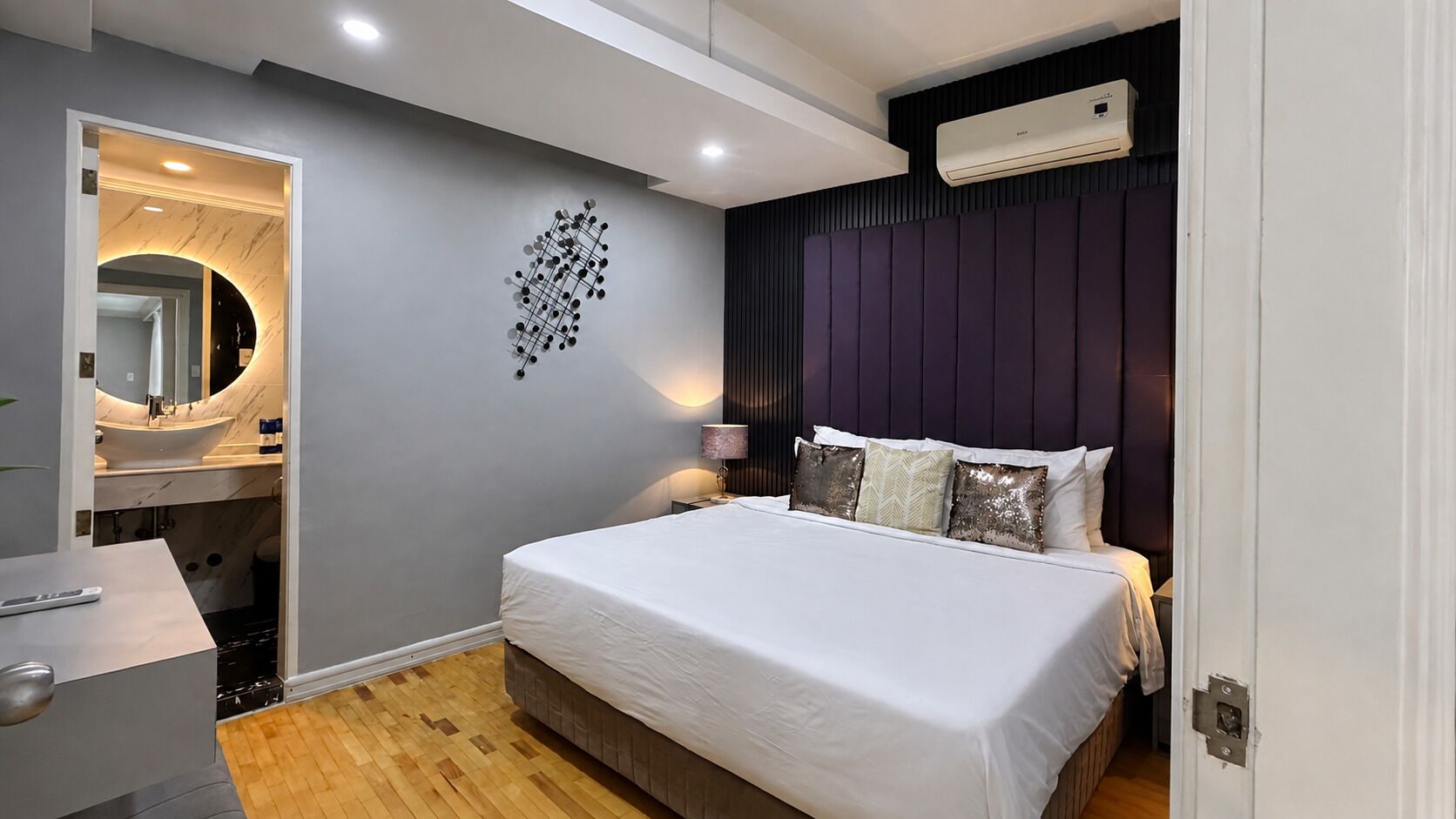 Deluxe Apartment, City View