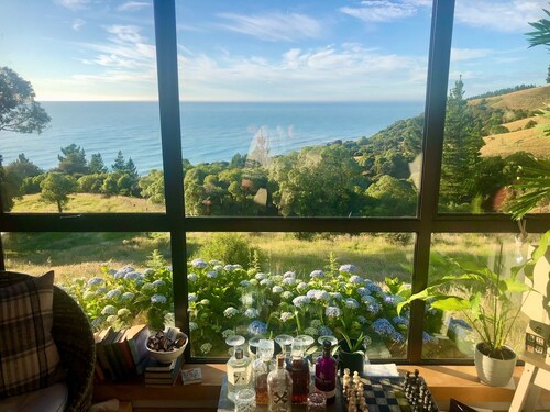 Bang for your buck, Sanctuary, Sea & Starry nights, 5 minutes from Gore Bay!