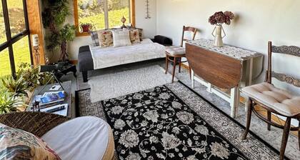 Bang for your buck, Sanctuary, Sea & Starry nights, 5 minutes from Gore Bay!