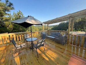 Outdoor dining - Fantastic view on the top of the mountain w/patio (Birchwood)