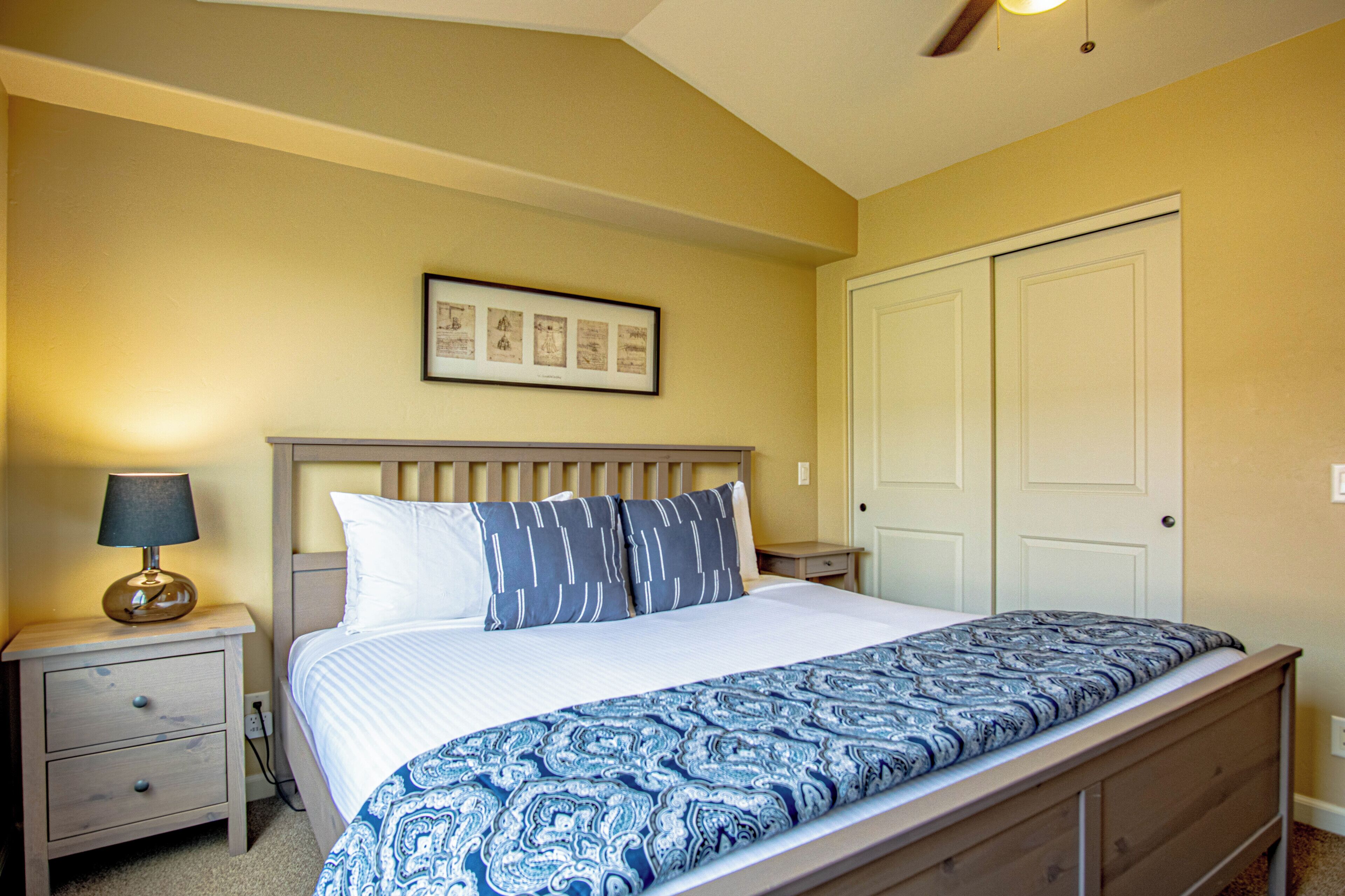 Desk, iron/ironing board, WiFi (free), bed sheets