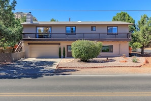 Exterior - Red Rock Views & Sunset Decks & Walk to Trail in West Sedona (Sedona)