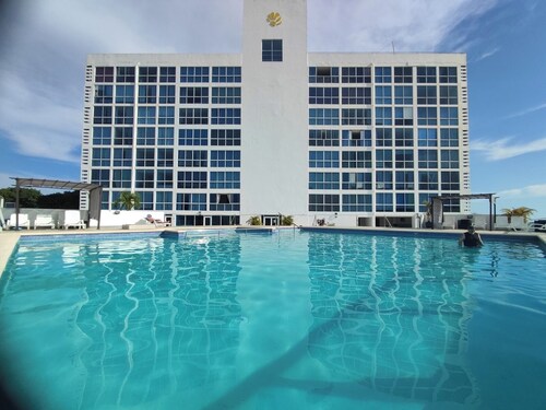 Studio Apartment in Coronado: Close to Beaches, Restaurants, Bars, and Cafés