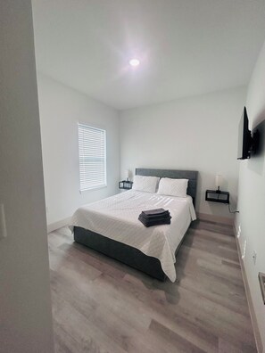 4 habitaciones, tabla de planchar con plancha y wifi gratis 