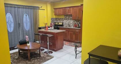 Cozy 1-bedroom studio in charming Arima with AC