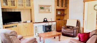 Spacious 5-Bedroom Irish Home Near Galway, Athlone & Ballinasloe