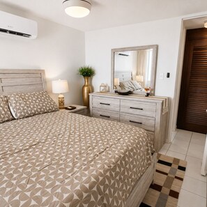 Room - Oceanfront 1BR Condo with Stunning Beach Views & AC (Luquillo)