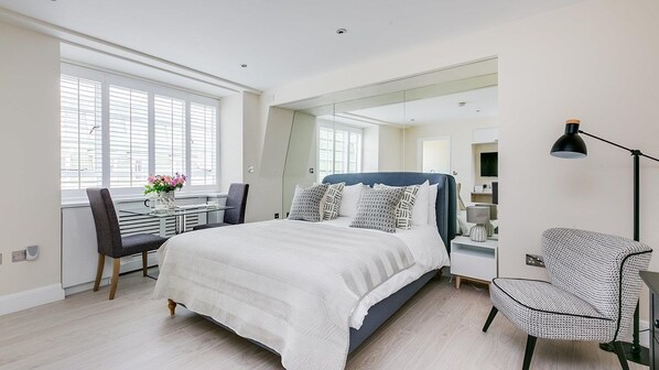 Room - Exclusive apartment, Kensington high Street. Prime location. (London)