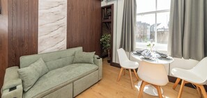 Living area - Exclusive apartment, Kensington high Street. Prime location. (London)