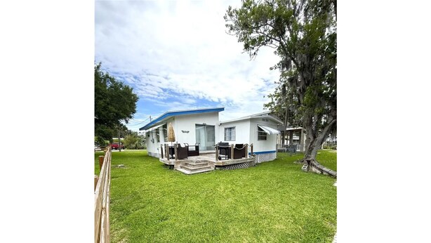 Exterior - 2-bedroom home with 60’ of seawall on deep canal with no bridges in Homosassa (Homosassa)