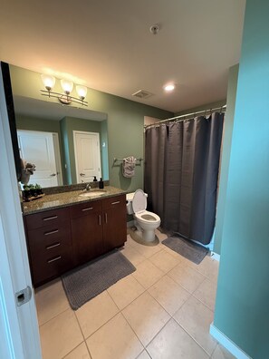 Bathroom - Luxury High Rise, Mountain Views, Union Station (Denver)