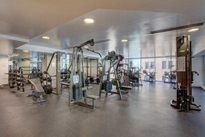 Fitness facility - Luxury High Rise, Mountain Views, Union Station (Denver)
