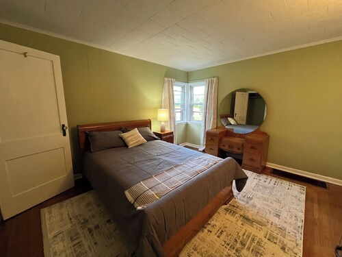 Cute 3-bedroom country cottage in peaceful Pine Valley