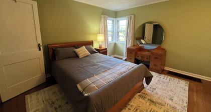 Cute 3-bedroom country cottage in peaceful Pine Valley