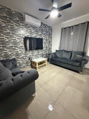 Living area - Vrbo Property (Ciudad Apodaca)