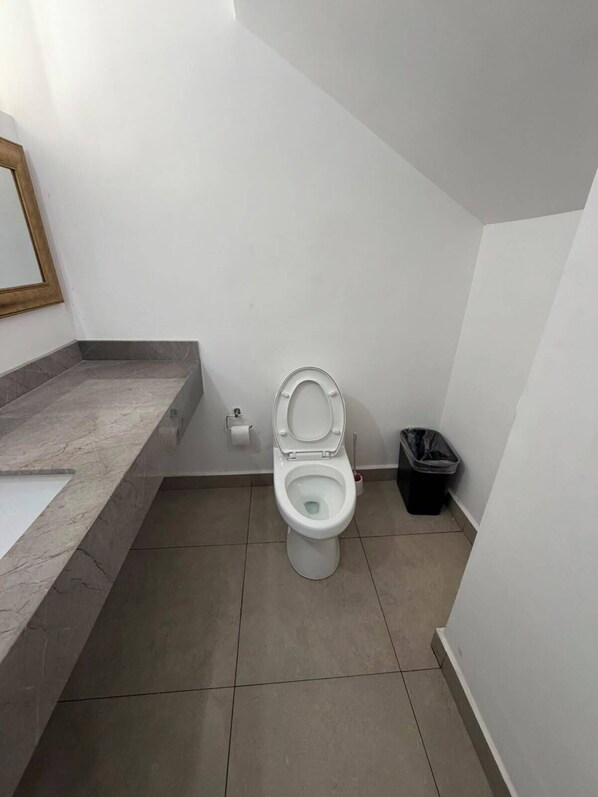 Bathroom - Vrbo Property (Ciudad Apodaca)