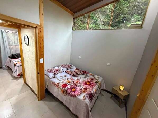 Room - Serene 2-bedroom house in La Cima De Dota, a perfectly quiet stay. (Tres de Junio)