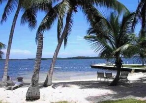 Beach - Cozy 2-Bedroom Apartment includes Bicycles, Kayaks, Walk to Beach & Restaurant's (Key Largo)