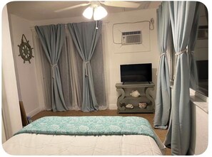 Room - Cozy 2-Bedroom Apartment includes Bicycles, Kayaks, Walk to Beach & Restaurant's (Key Largo)