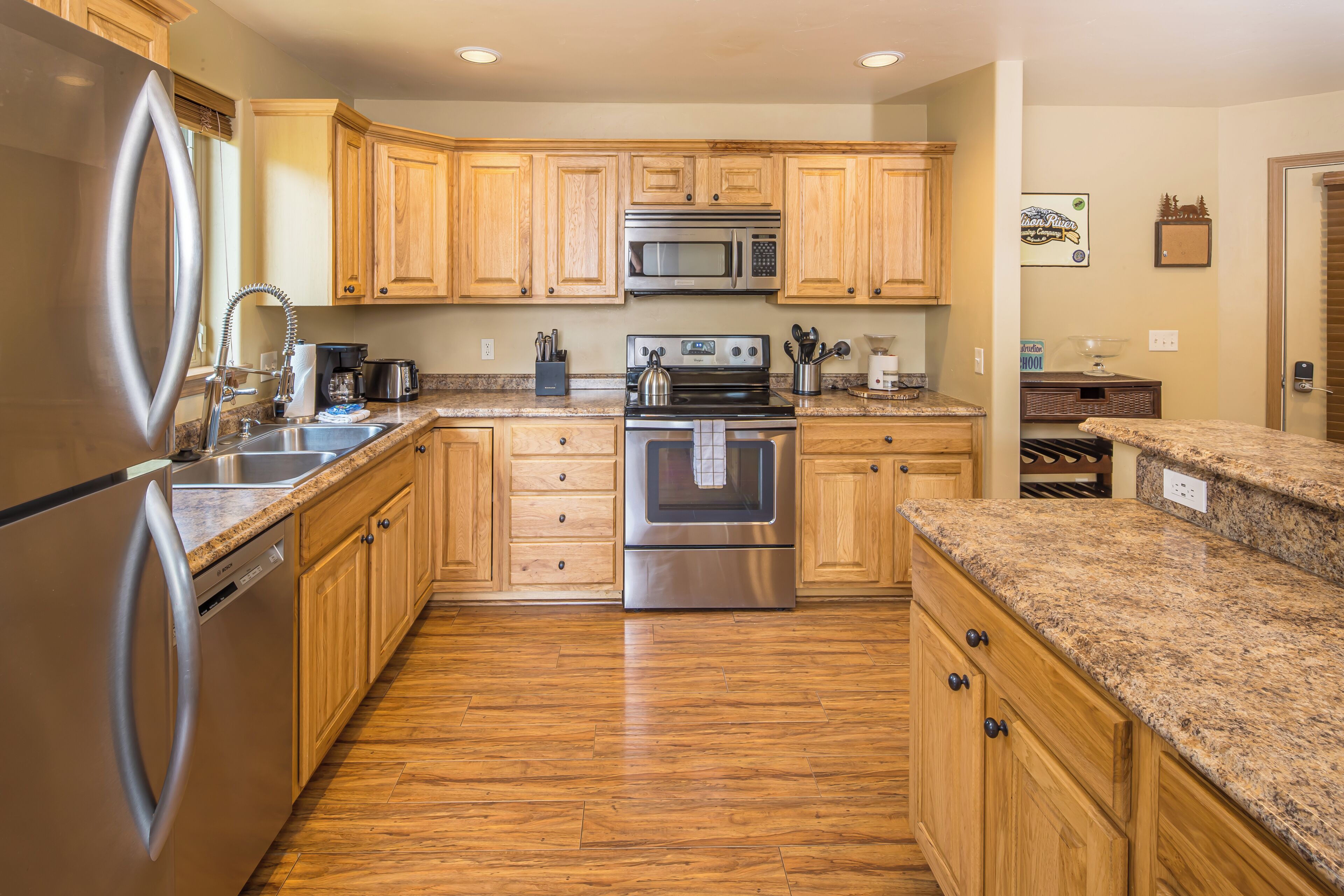 Coffee/tea maker, fridge, microwave, oven