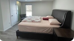 6 bedrooms, WiFi, bed sheets
