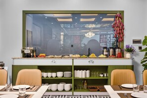 Breakfast buffet - Uniland Ninh Bình Hotel (Hoa Lu)