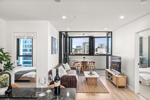 2 habitaciones, tabla de planchar con plancha y wifi gratis 