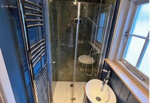 Unclassified image, 4 of 11, button - Cabin Sleeps 2 with Parking and Patio (Boston)