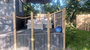 Unclassified image, 5 of 11, button - Cabin Sleeps 2 with Parking and Patio (Boston)