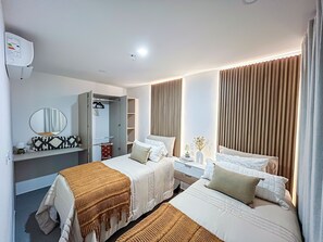 Free WiFi, bed sheets - City Lights Heaven, Great Design & Comfort (San Salvador)