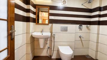 Classic Villa, Balcony, Garden View | Bathroom