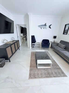 Smart TV - Large 1-bedroom apartment with full kitchen & AC (Tavernier)