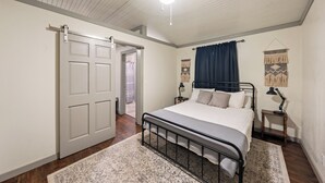 Unclassified image, 4 of 10, button - Country Cabin (Magnolia)