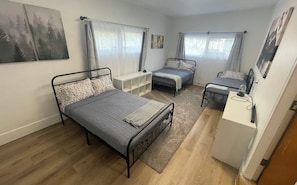 Unclassified image, 3 of 10, button - 3-bedroom house in beautiful Pocatello. (Pocatello)