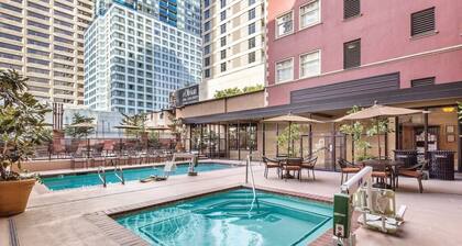 Seattle | Peaceful Courtyard Stay | Gym + Walkable