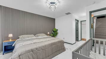 5 bedrooms, iron/ironing board, WiFi, bed sheets