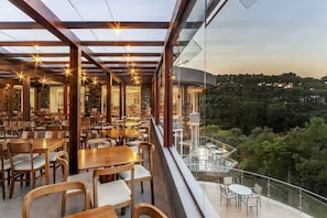 Outdoor dining - Golden Resort Gramado | Christmas Lights | Up to 5 people (Gramado)