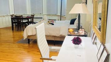 Iron/ironing board, WiFi (free), bed sheets