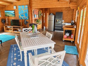 Dining - Te Tua - 3BR Hillside, Ocean View Escape (Arorangi District)