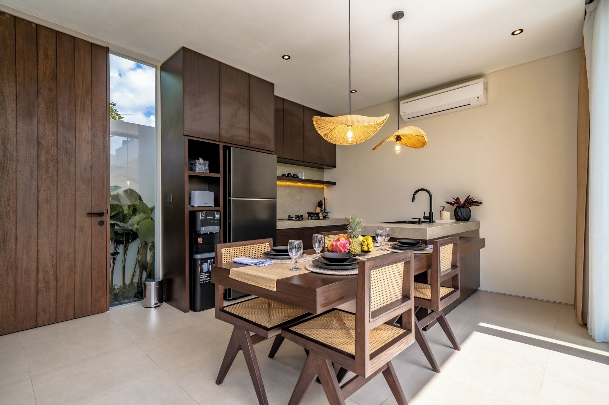 Villa Deluxe, 2 habitaciones, patio, vista a la alberca | Comedor