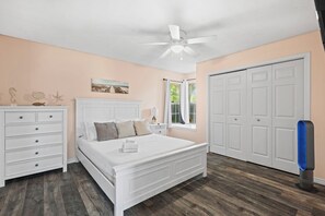 Room - Tee & Sea | Pool, Golf & 8 Mi to Navarre Beach (Navarre)