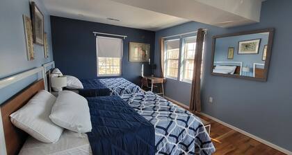 Beautiful 3-bedroom house with AC in delightful West Haven Close to Yale & VA