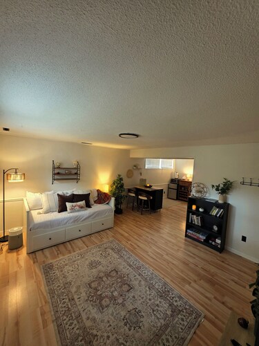 Cozy Private Suite ~2 Mi to Mayo Clinic Downtown
