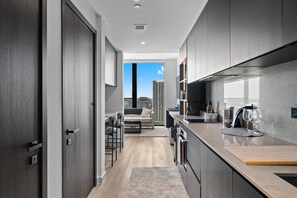Private kitchen - Luxury E11EVEN 22nd Floor Suite with City & Bay View (Miami)