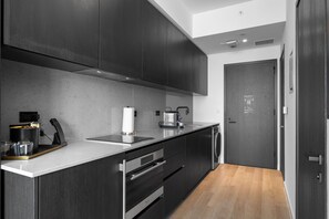 Private kitchen - 40th Floor E11EVEN Studio w/ Skyline Views (Miami)