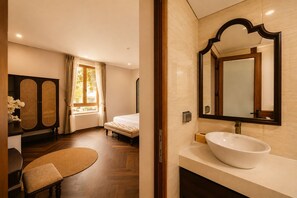 Bathroom - Hidden Homestay Heritage French Villa Hoan Kiem (Hà Nội)