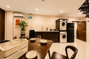 Private kitchen - Hidden Homestay Heritage French Villa Hoan Kiem (Hà Nội)