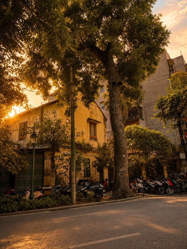 Exterior - Hidden Homestay Heritage French Villa Hoan Kiem (Hà Nội)