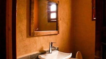 Habitación doble Confort, vista al jardín | Baño